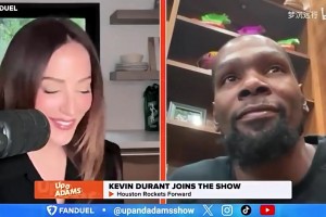 和美女聊天很開心啊！KD：看過Shams屏幕使用時間，跟他競爭不了