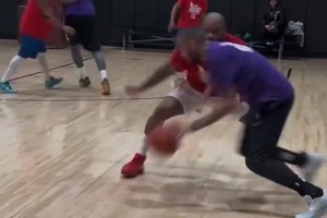 ??在這就是球星打法！PJ塔克野球局持球一挑多！