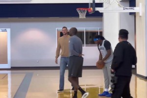 當年和SGA一起從快船來到雷霆！名宿加里納利現身雷霆隊內訓練