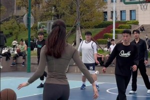 兄弟，打籃球的女生和熊貓一樣稀有！??