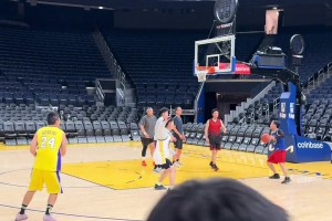 費用肯定很高！球友曬視頻：勇士主場打球三不沾 三分線真遠