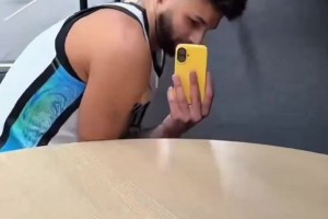 ??你拍我我拍你！名場(chǎng)面：穆雷搞笑模仿跟隊(duì)小編！