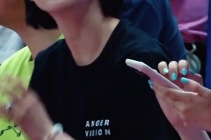 氣質拿捏的伍總，福建男籃總經理，被稱為CBA最美總經理。